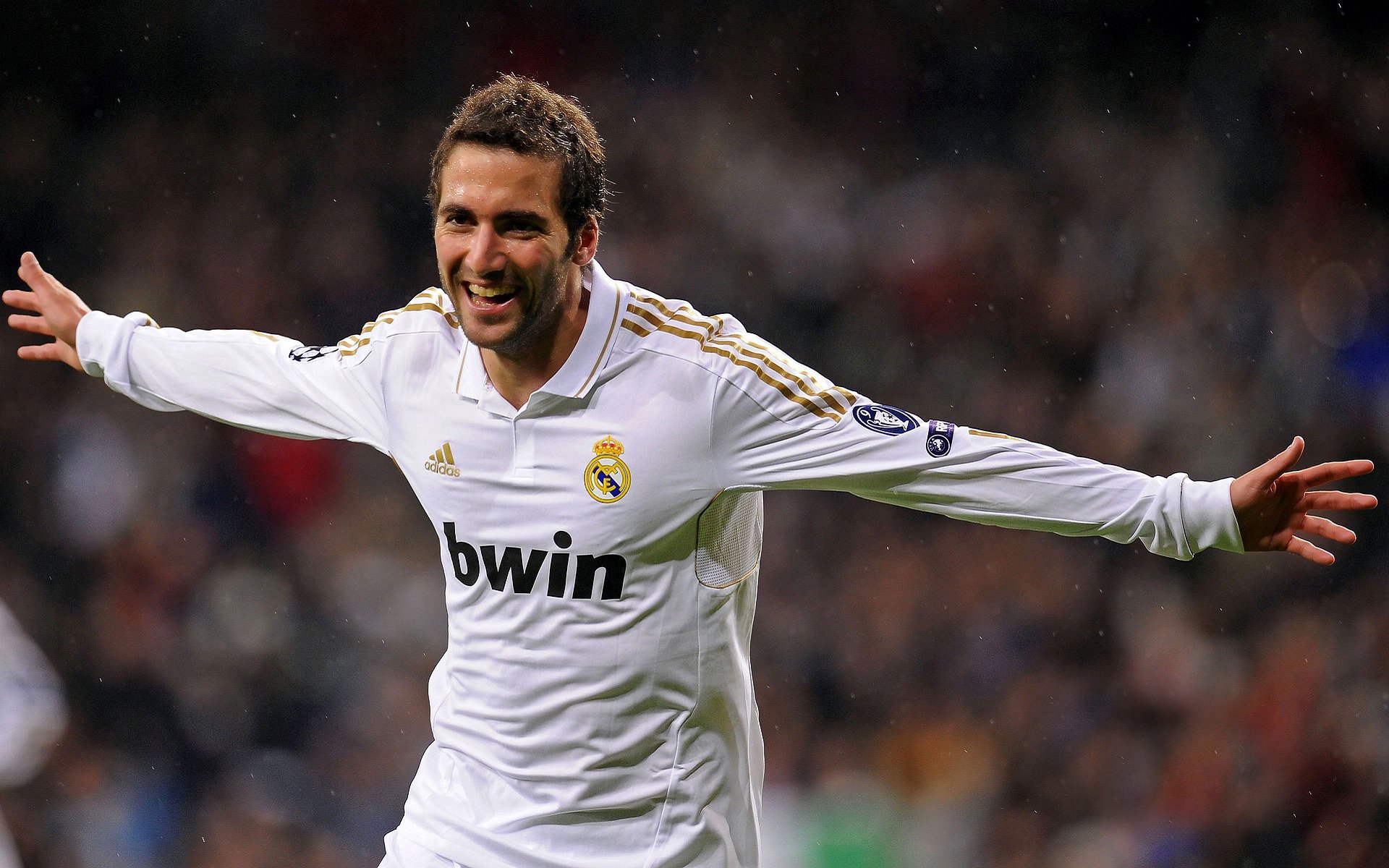 俱乐部足球：巴萨与皇马的宿命对决引爆球迷热情，巴萨和皇马什么关系